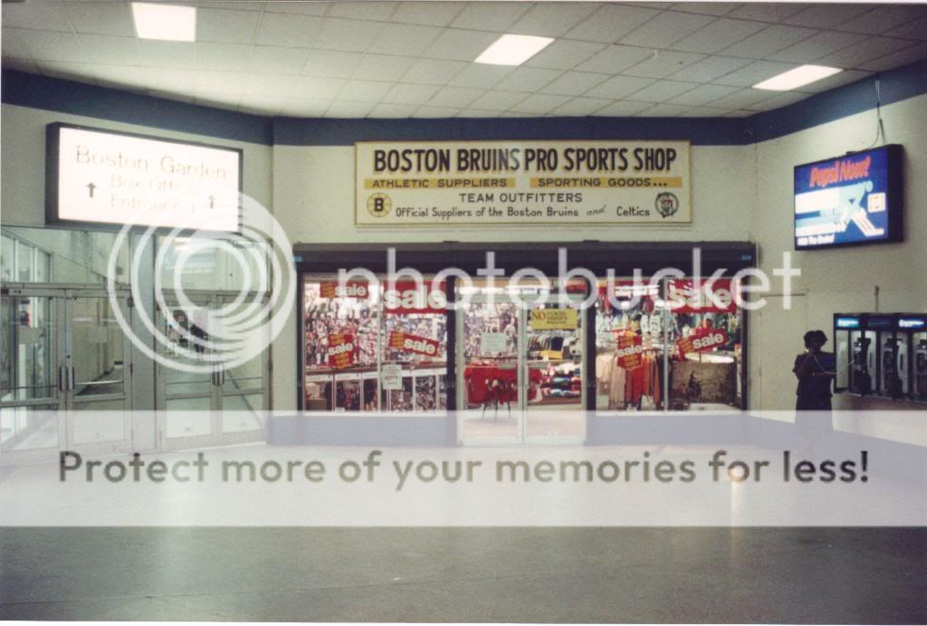 Boston Bruins Pro Shop, North Station And Boston Garden (Home Of The